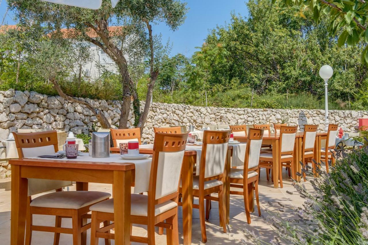 Hotel Manora Nerezine Zewnętrze zdjęcie